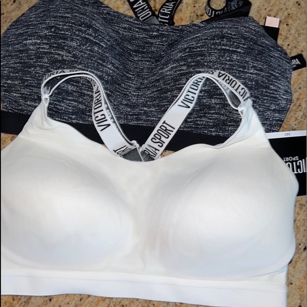 Victoria Secret incredible Sports Bras 2 34D NWT